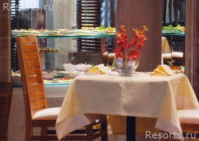 Hotel Le Royal Monceau 25